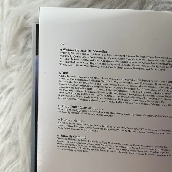 This Is It by Michael Jackson (2 CD, 2009, Sony) Hardcover Booklet, Souvenir - Picture 9 of 16